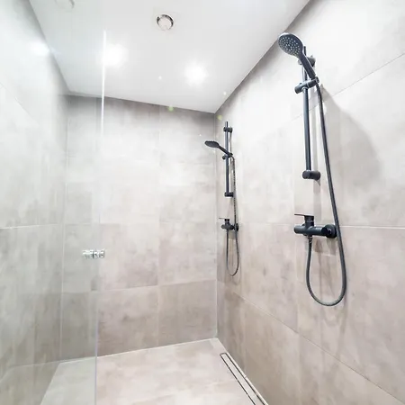 Monteurwohnung-in-villa-8-betten-wlan-tv-einbaukueche-ahrensburg-zentrum-naehe-hamburg-agrp1201